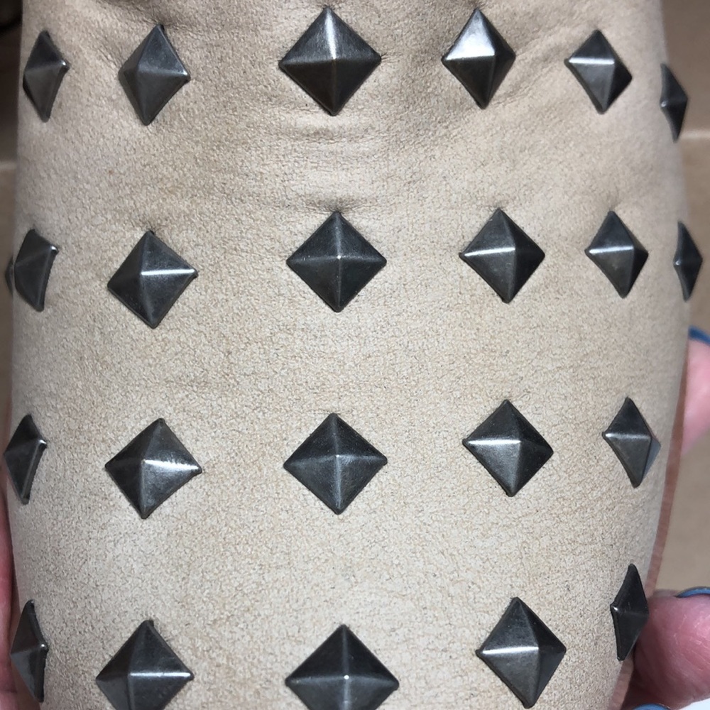 New In Box Coconuts Tan Stud Mule - image 5